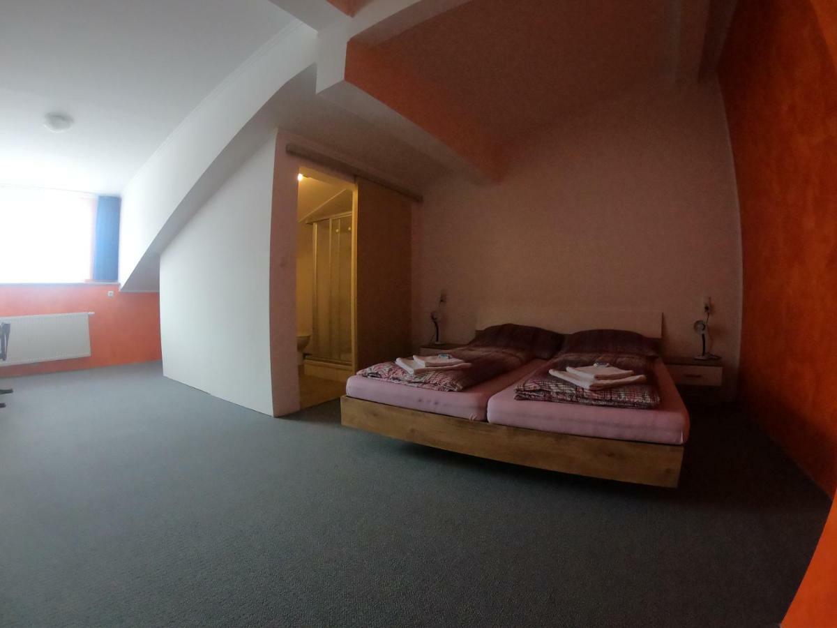 Gasthof-Cafe-Risano Haslach an der Muhl ภายนอก รูปภาพ
